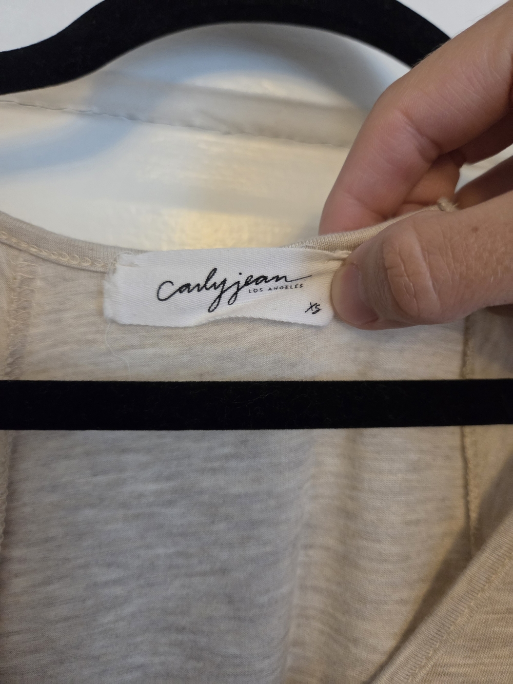Carly Jean Los Angeles Light Beige V-Neck Short Sleeve Top - Picture 3 of 4